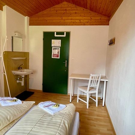 Alpine Base Hostel - Adults Only Lauterbrunnen Εξωτερικό φωτογραφία