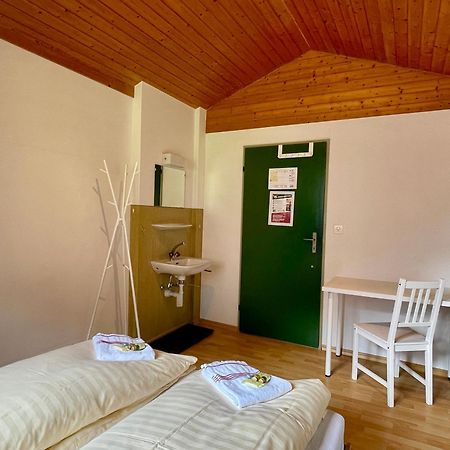 Alpine Base Hostel - Adults Only Lauterbrunnen Εξωτερικό φωτογραφία