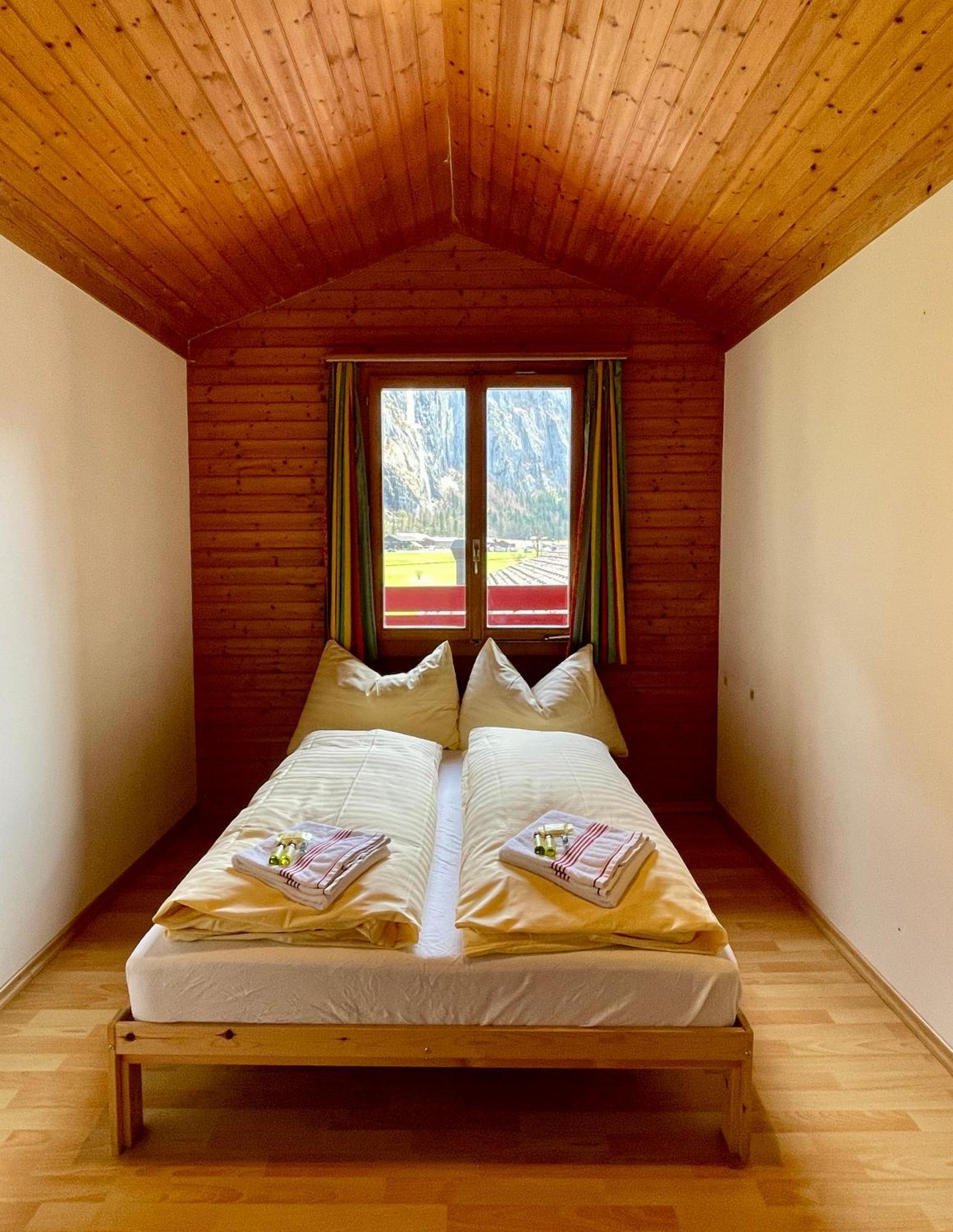 Alpine Base Hostel - Adults Only Lauterbrunnen Εξωτερικό φωτογραφία