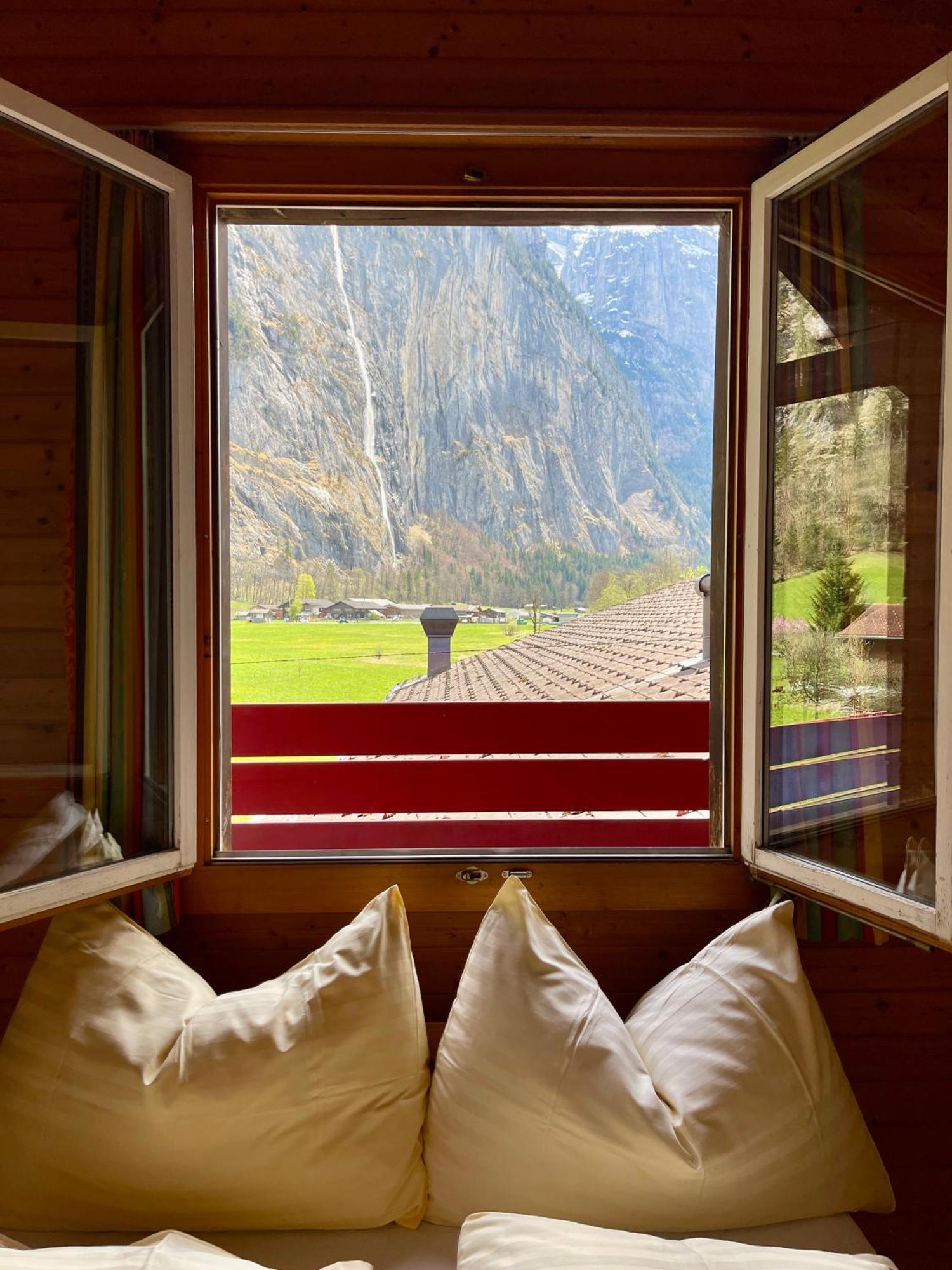 Alpine Base Hostel - Adults Only Lauterbrunnen Εξωτερικό φωτογραφία