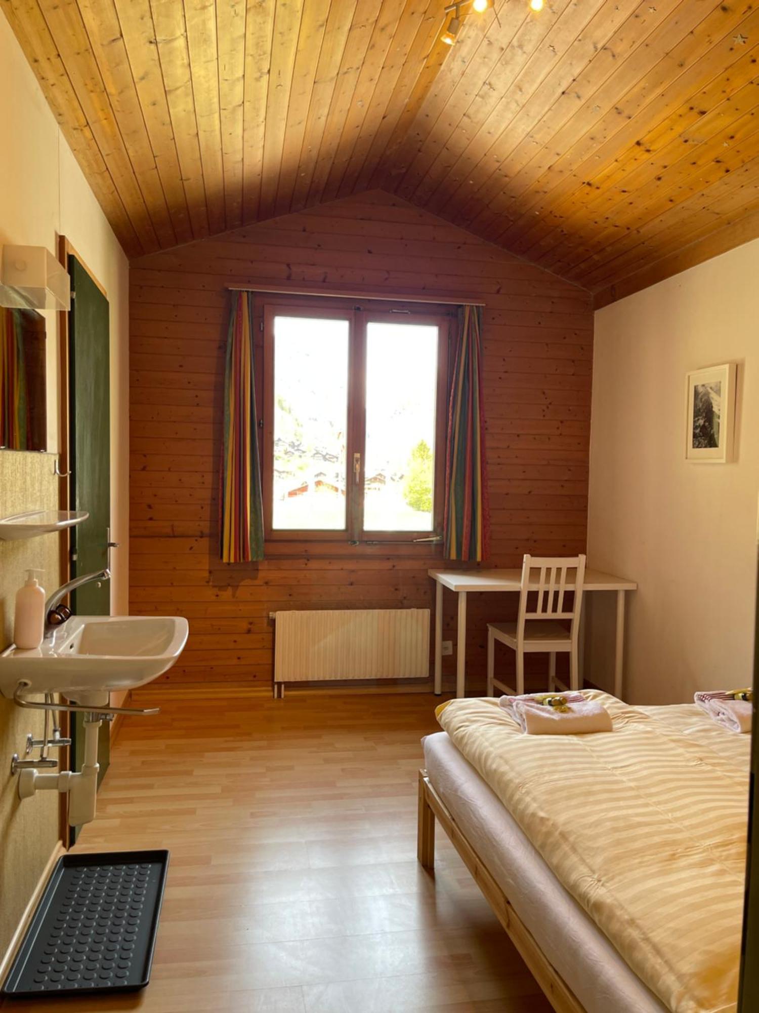 Alpine Base Hostel - Adults Only Lauterbrunnen Εξωτερικό φωτογραφία