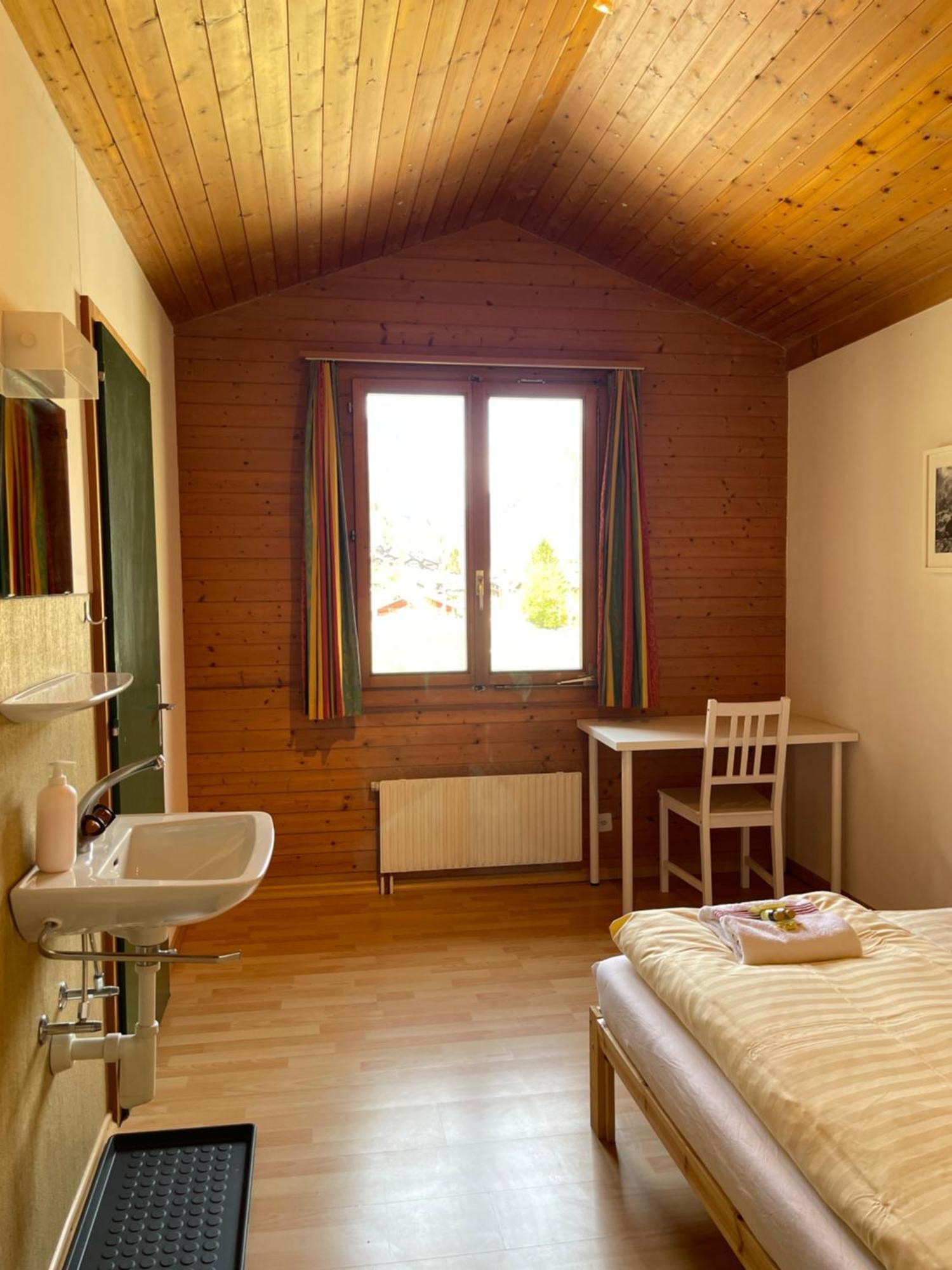Alpine Base Hostel - Adults Only Lauterbrunnen Εξωτερικό φωτογραφία