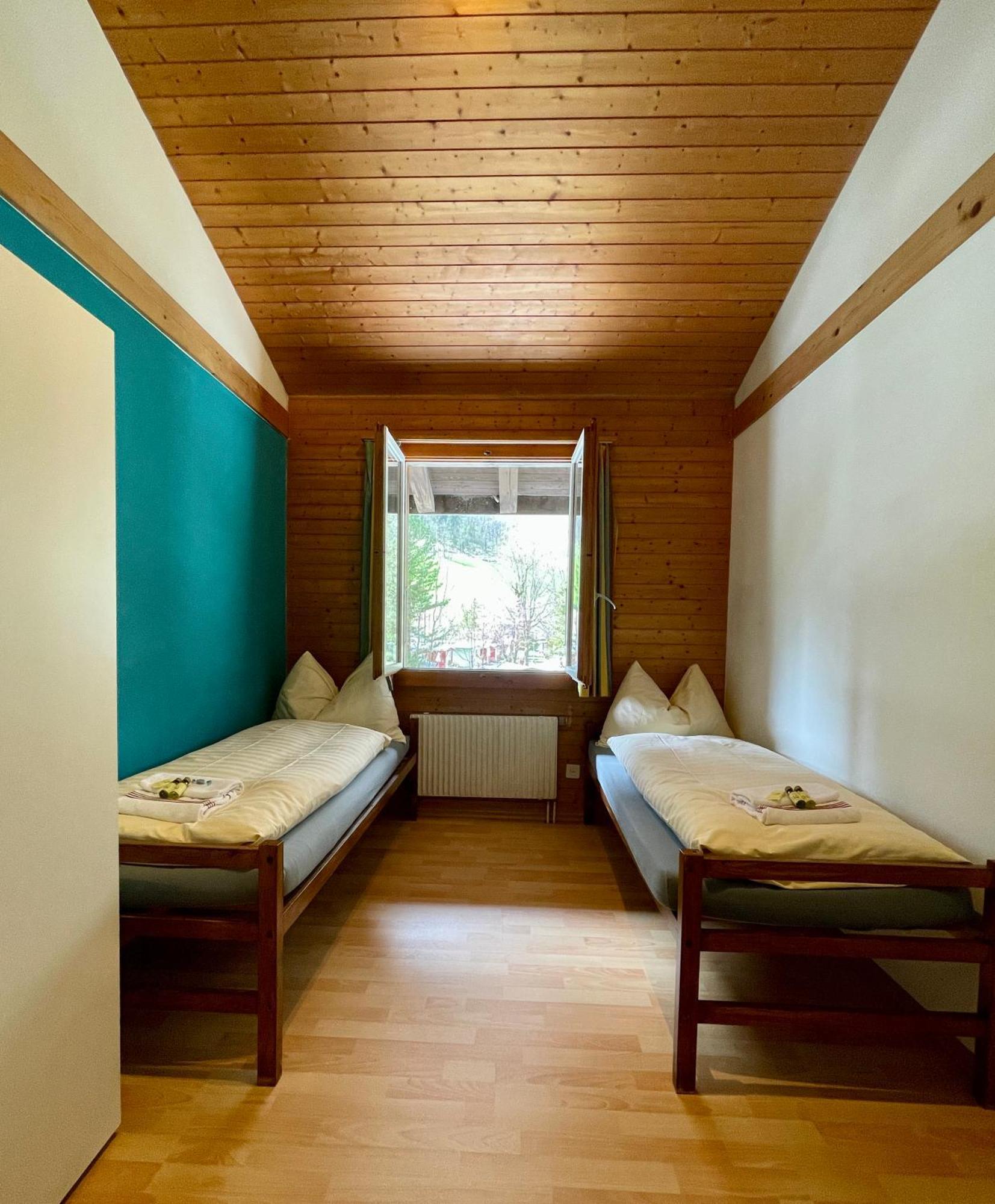 Alpine Base Hostel - Adults Only Lauterbrunnen Εξωτερικό φωτογραφία